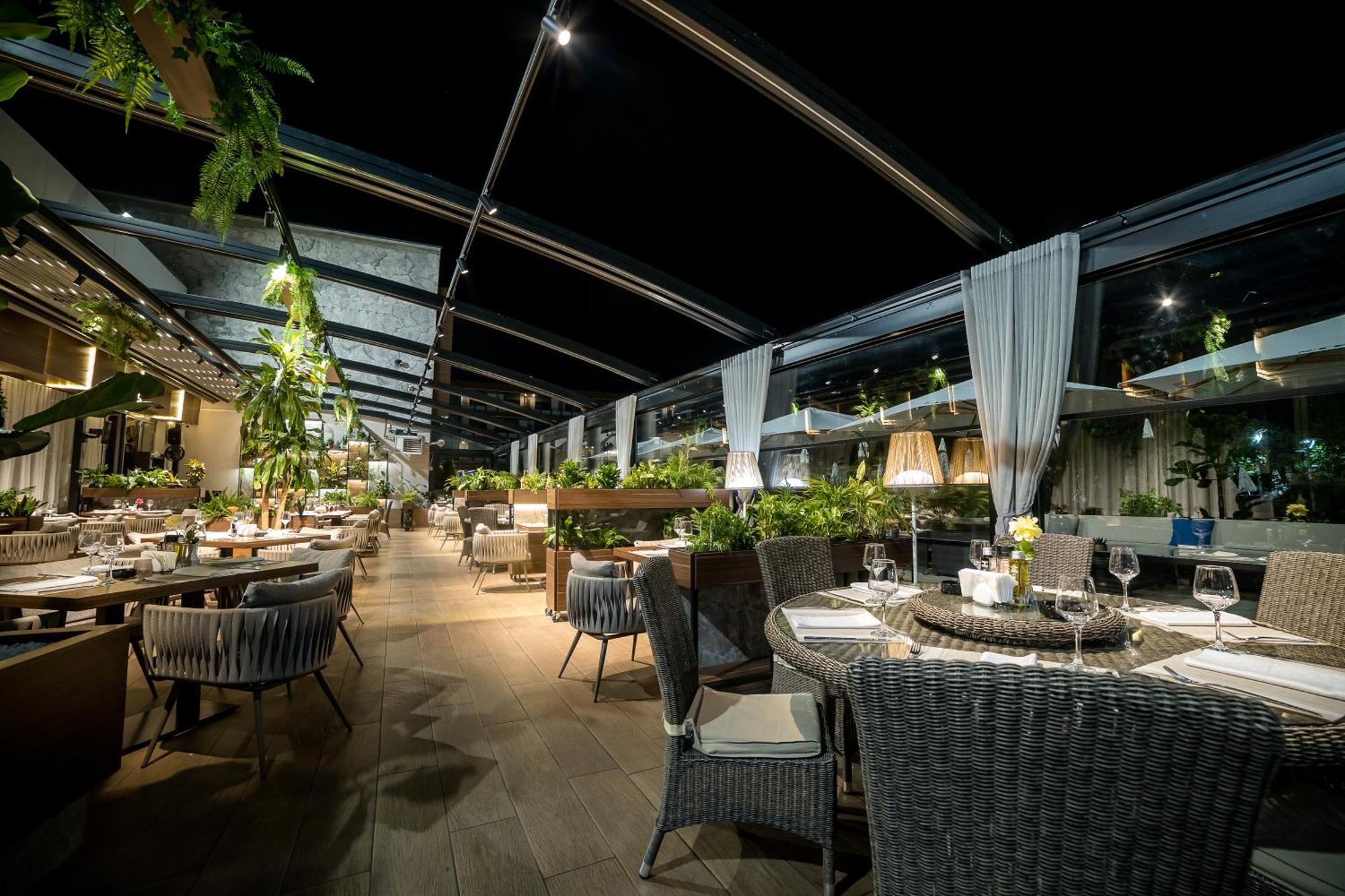 Sky Blue Hotel & Spa Paulesti  Экстерьер фото