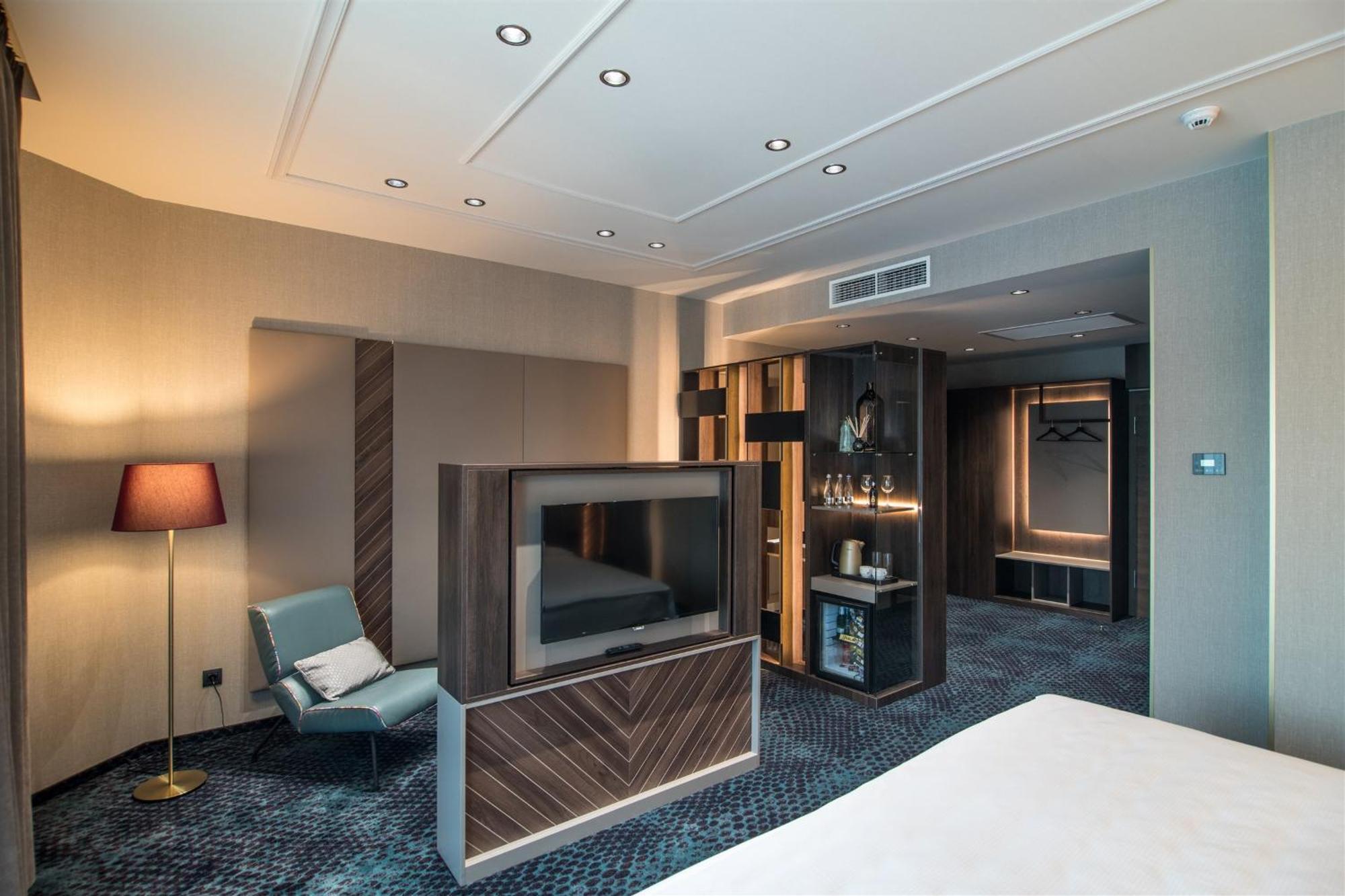 Sky Blue Hotel & Spa Paulesti  Экстерьер фото